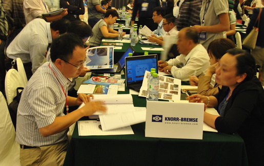 2012第十一届FSC跨国铸件采购大会--克诺尔与供应商在洽谈